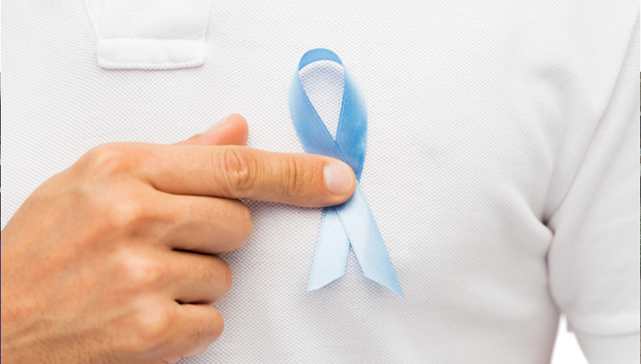 cinta azul en el pecho